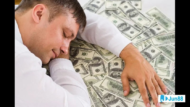 Người đàn ông mơ thấy một đống tiền Người mơ thấy một đống tiền